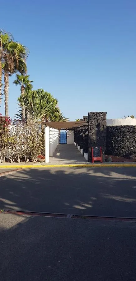Playa Roca Bungalows Costa Teguise Apartment